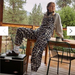 Brand new Free People Hit the Slopes Salopette. Tag in pocket. Never worn.